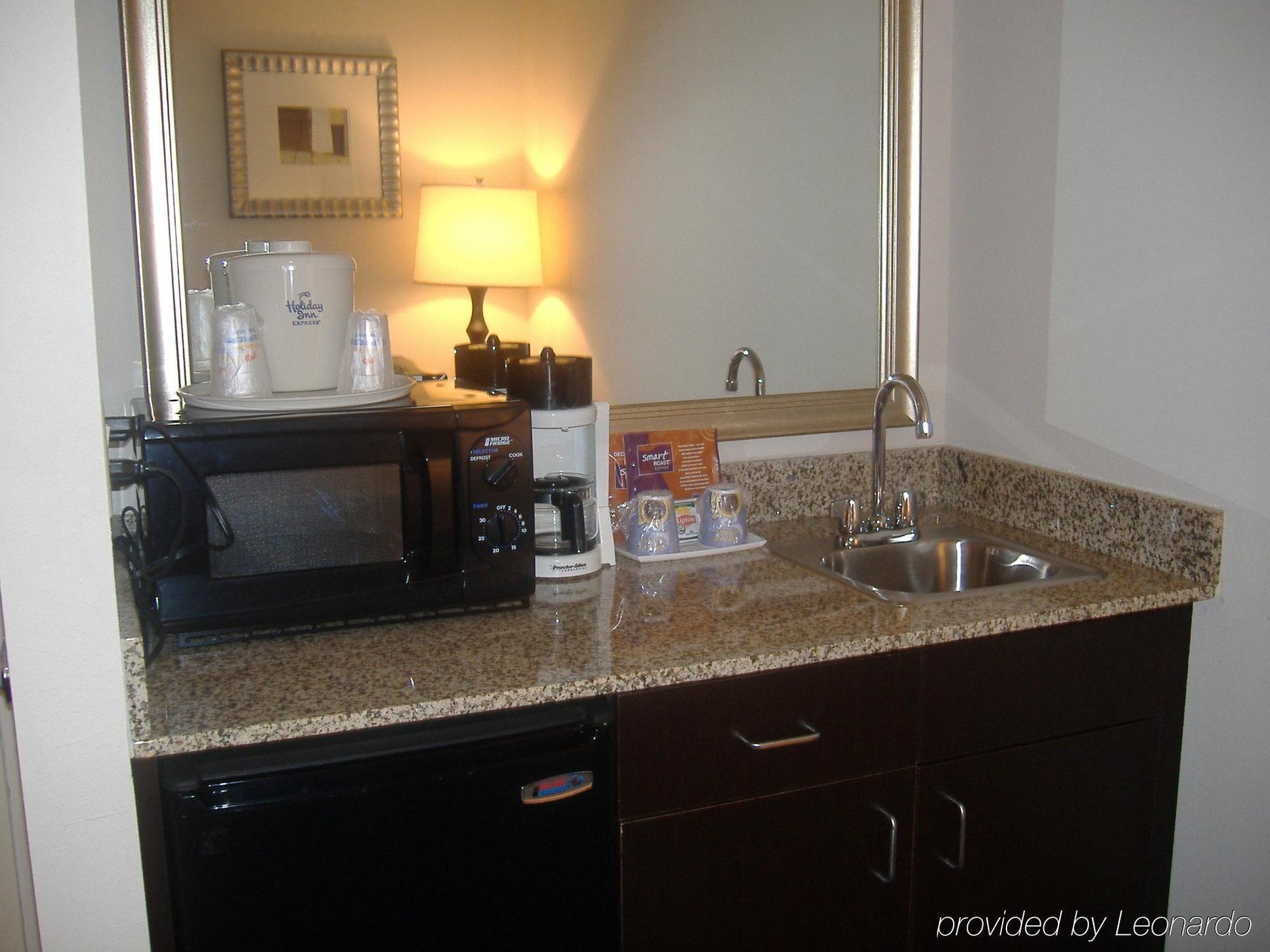 Holiday Inn Express Hotel & Suites Kendall East-Miami By Ihg Номер фото