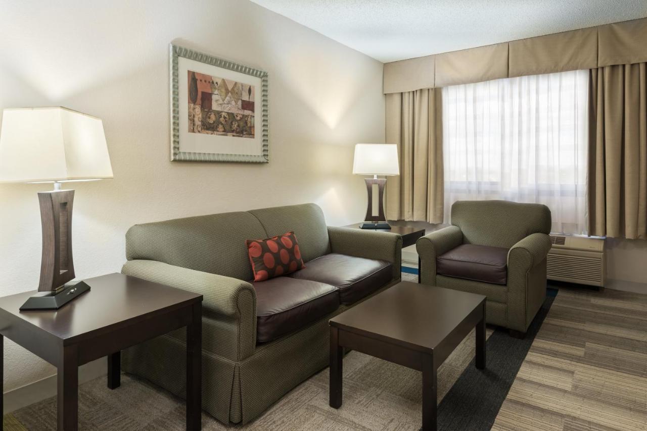 Holiday Inn Express Hotel & Suites Kendall East-Miami By Ihg Екстер'єр фото